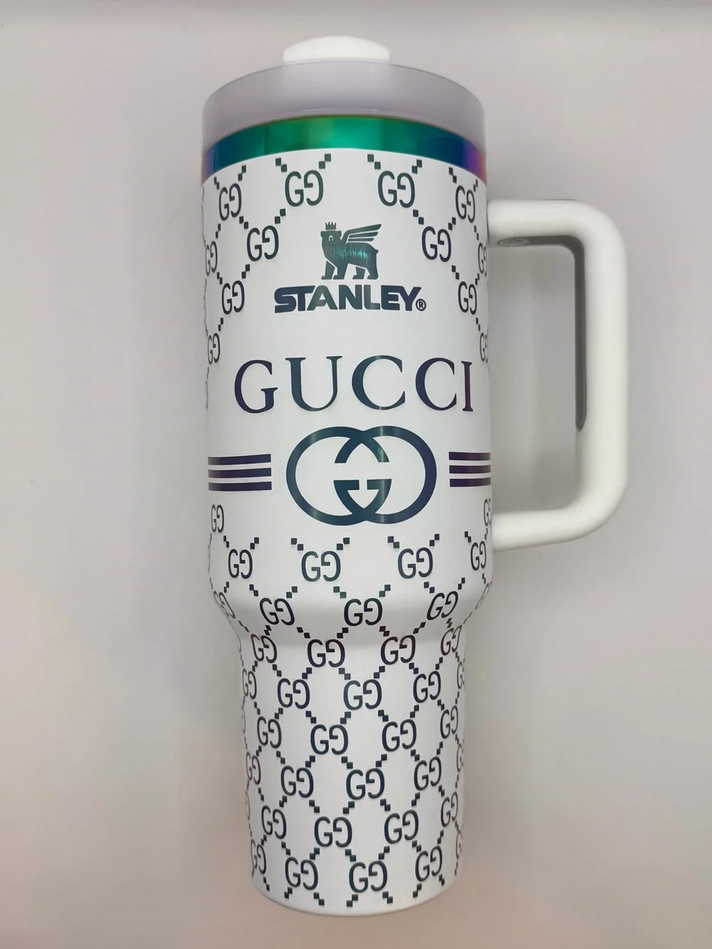 Stanley x Gucci White 40 oz. Flowstate Quencher H2.0 Tumbler Oil Slick Monogram - Picture 2 of 12
